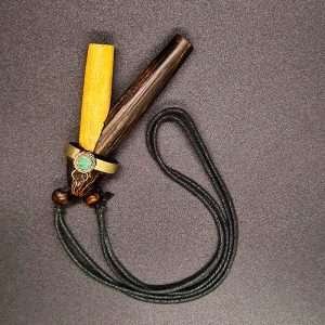 COLLAR KURIPE PALISANGRE o PONA - Hecho a mano con Ayahuasca, Pona, Palo Rosa, Palo Santo y Piedras Turquesas, Artículo Especial para Aplicador de Rapé. - Imagen 3