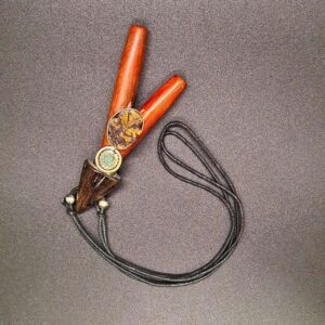 Collier Kuripe Palisangre Ou Pona - Fait À La Main Avec De L'Ayahuasca, Du Pona, Du Palo Rosa, Du Palo Santo Et Des Pierres De Turquoise, Article Spécial Pour L'Applicateur Rapé. – Image 4