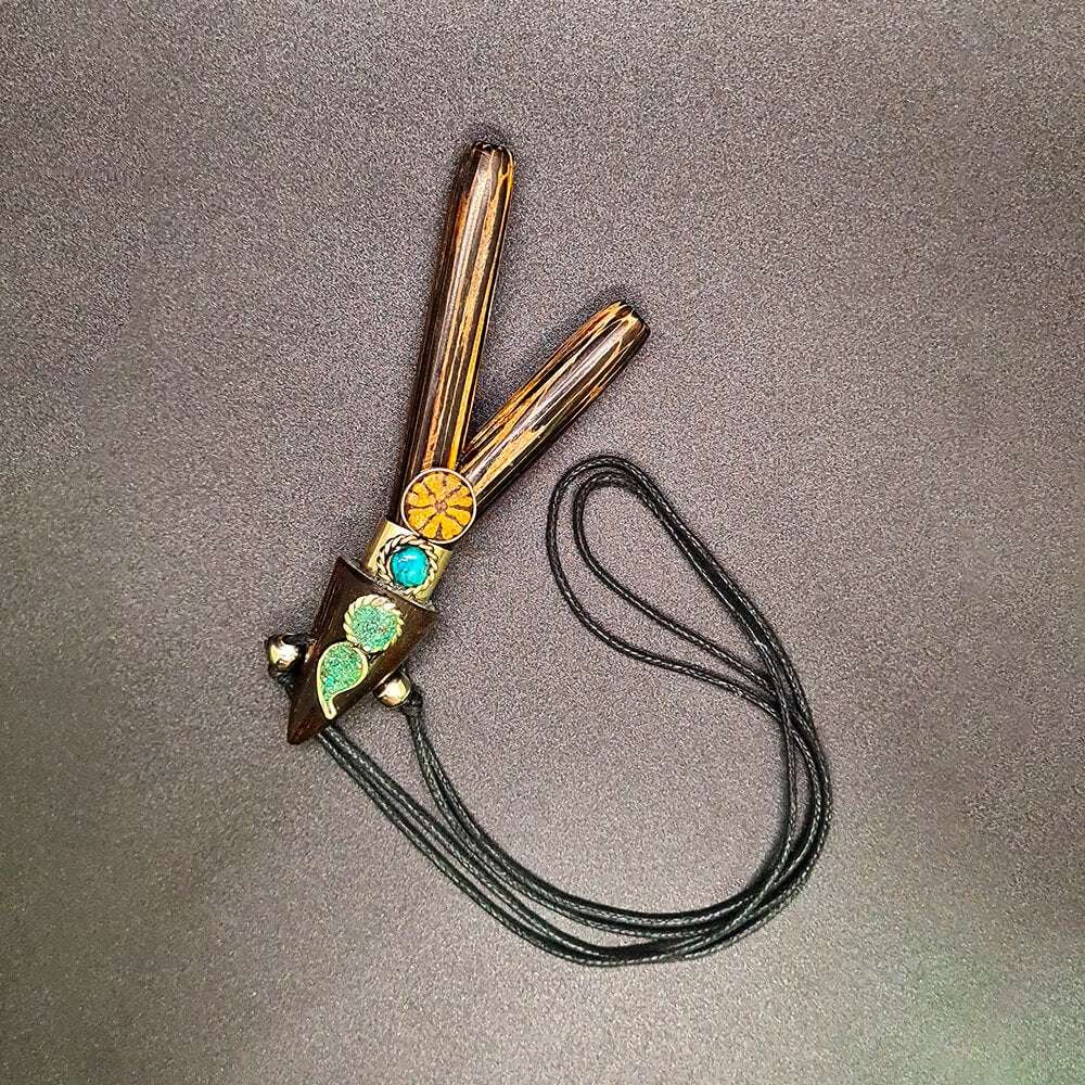 Kuripe Palisangre Of Pona Halsketting - Handgemaakt Met Ayahuasca, Pona, Palo Rosa, Palo Santo En Turquoise Stenen, Speciaal Artikel Voor Rapé Applicator.