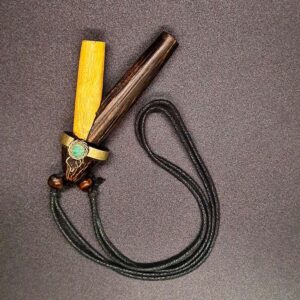 Collier Kuripe Palisangre Ou Pona - Fait À La Main Avec De L'Ayahuasca, Du Pona, Du Palo Rosa, Du Palo Santo Et Des Pierres De Turquoise, Article Spécial Pour L'Applicateur Rapé. – Image 3